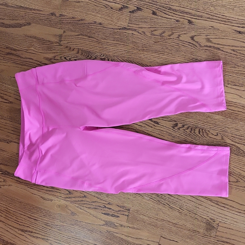 Tex Gear 1x High Rise Capri NWT solid pink hits mid calf moisture wicking pocket